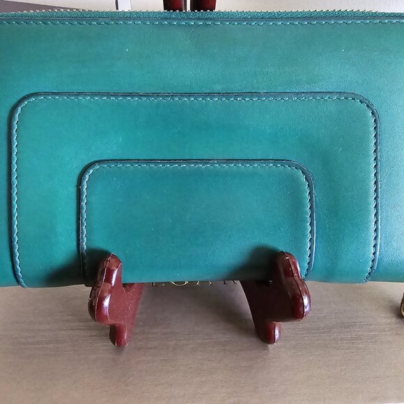 Bvlgari Green Leather Serpenti Forever Zip Around Wallet ~ EUC w/Original Box - Picture 3 of 8